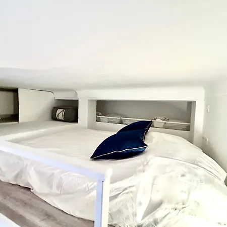 דירה Close To Main Street And Train Station *
