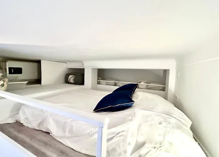 Apartmán Close To Main Street And Train Station *