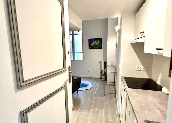 Close To Main Street And Train Station * 니스