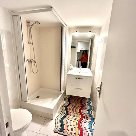 Apartment Close To Main Street And Train Station