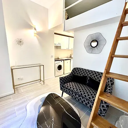 Apartment Close To Main Street And Train Station