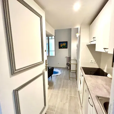 Close To Main Street And Train Station * 니스